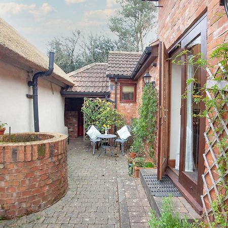 The Stables Villa Clyst Saint Mary Exterior photo