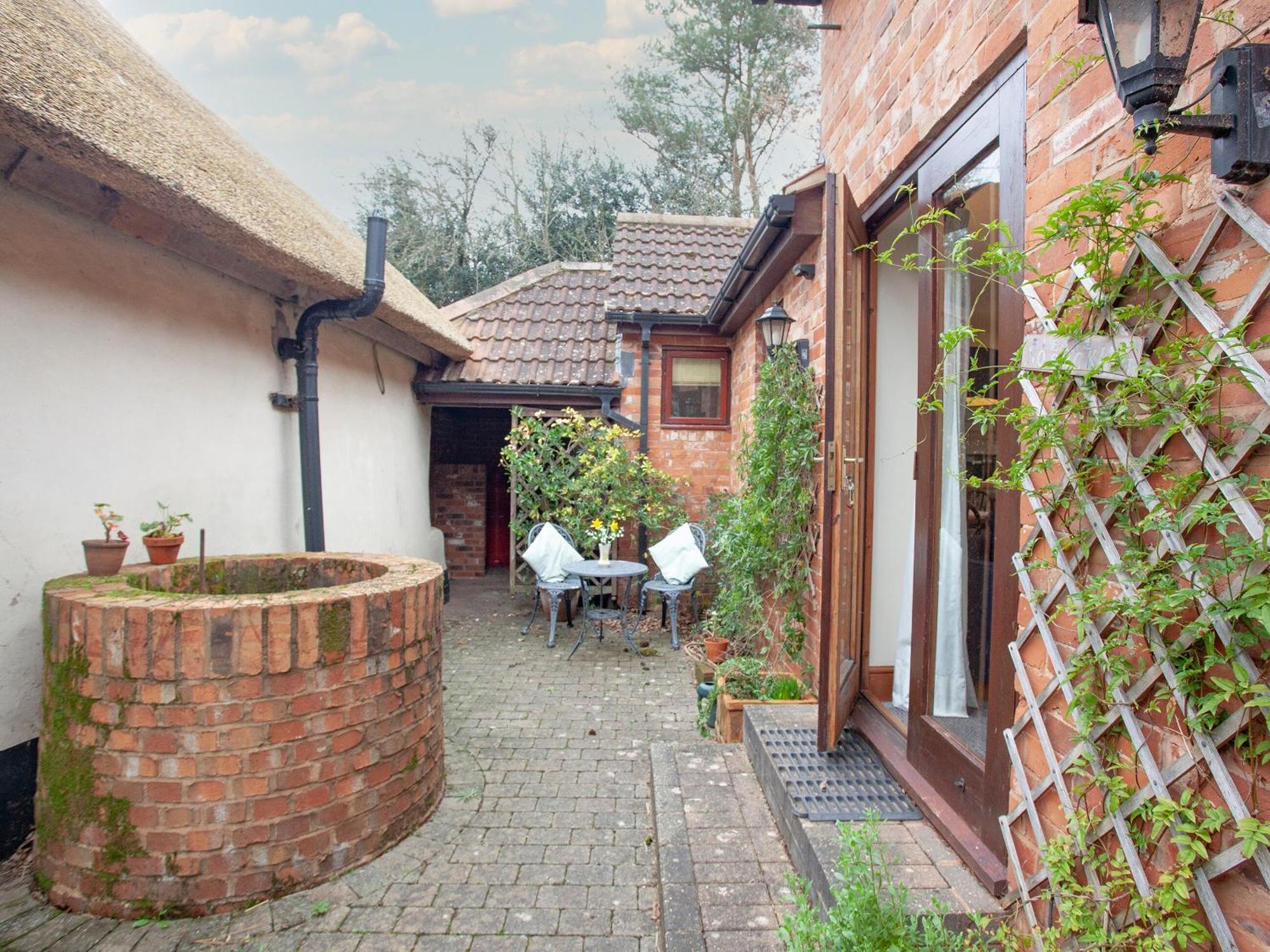 The Stables Villa Clyst Saint Mary Exterior photo